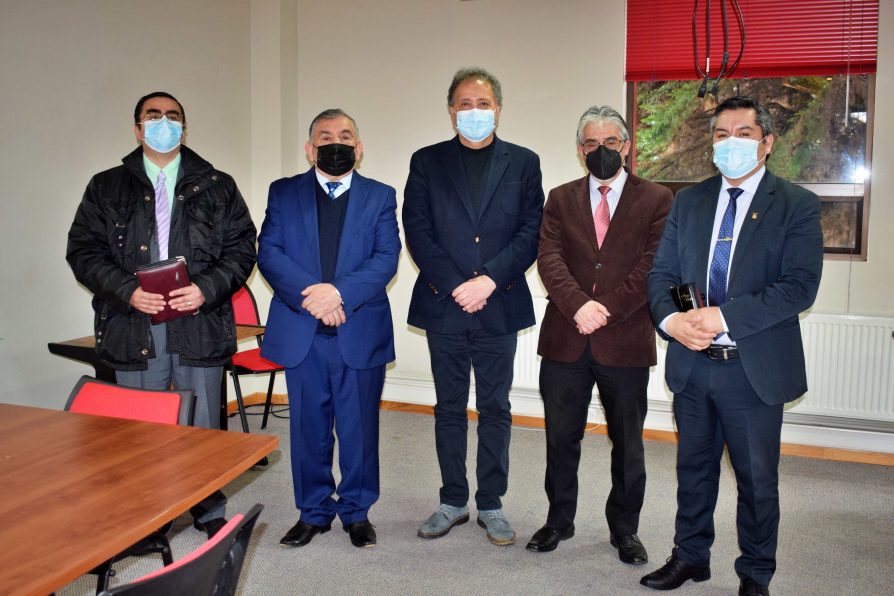 Consejo de Pastores de Puerto Aysén oró por la tranquilidad del país en la Delegación Presidencial