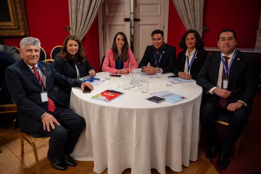 Delegado Eligio Montecinos Araya participó en el primer encuentro nacional de Delegados Presidenciales